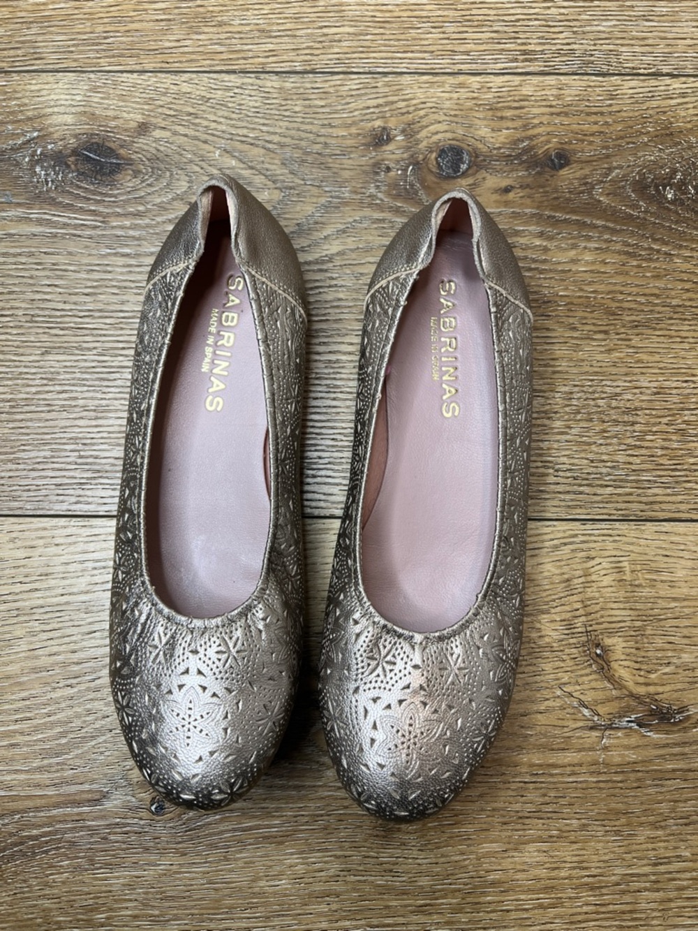 Sabrinas Metallic Gold Lasercut Flats Size 40/9US